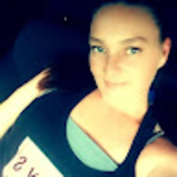 Meet your Posher, Beth - Picture 1 of 1